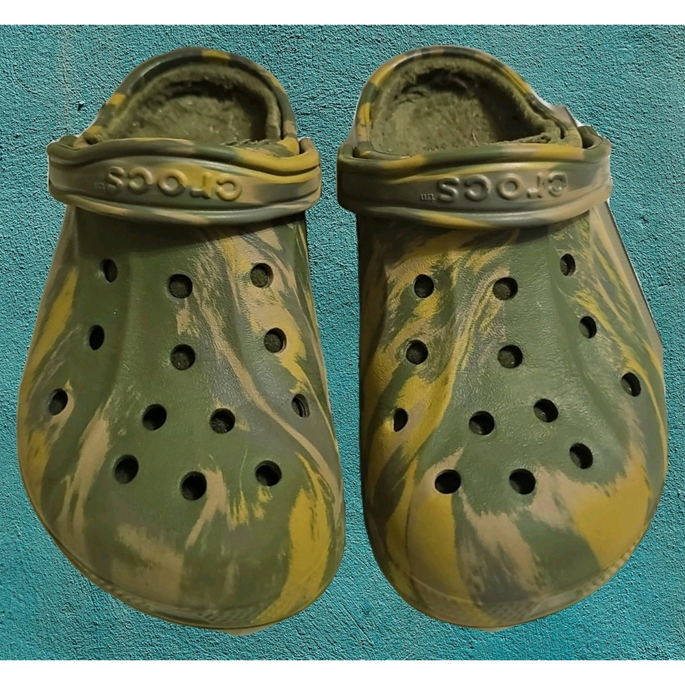 Crocs Camo Camouflage Insulated Size US Women's 6 Men's 4 Fuzz Lining Lined Clog